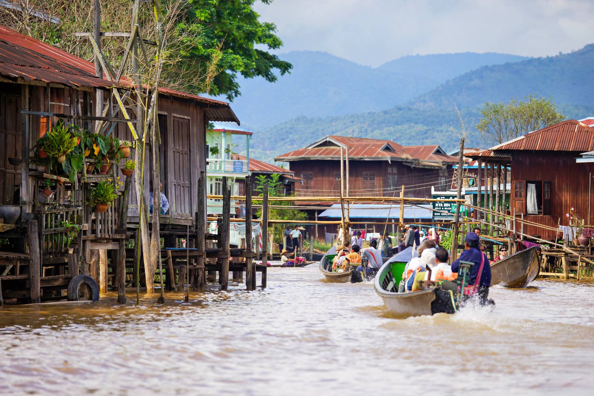 Bootsfahrt durch Ywama